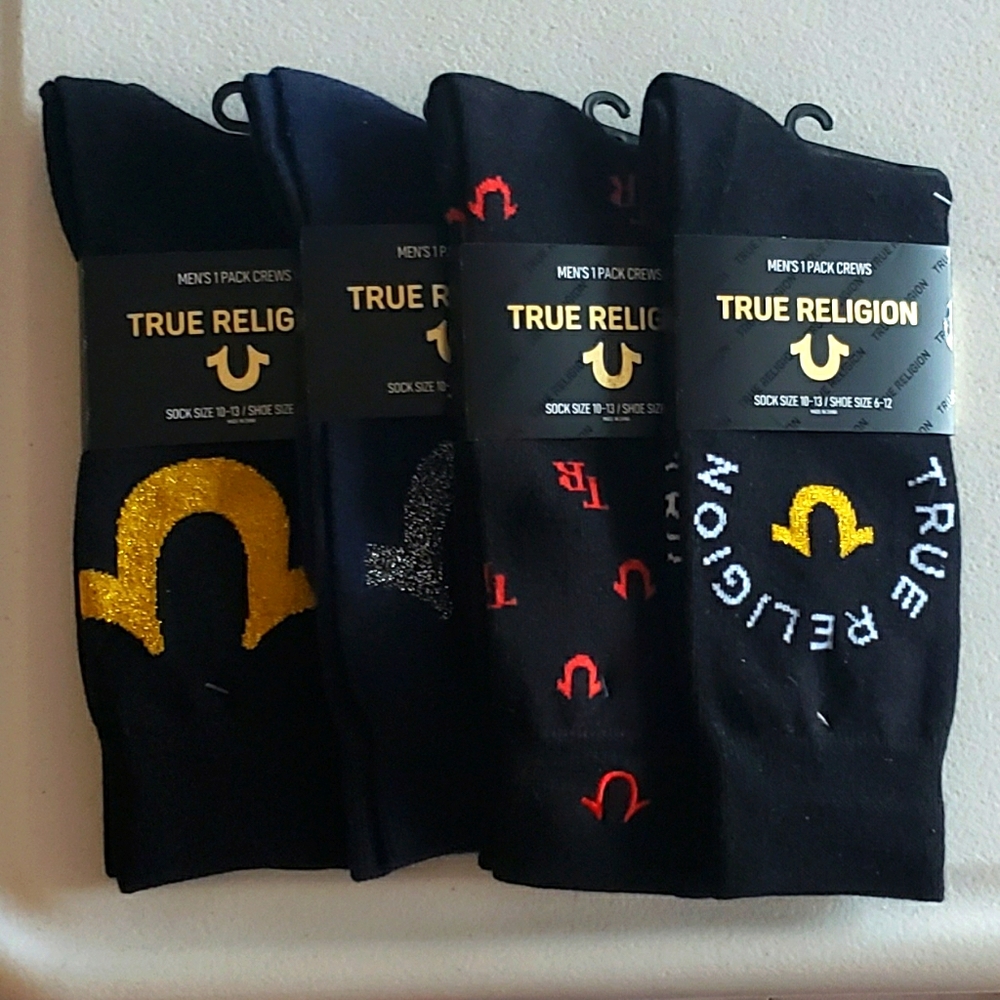 True Religion 4 Pairs Men's Crew Socks Horseshoe